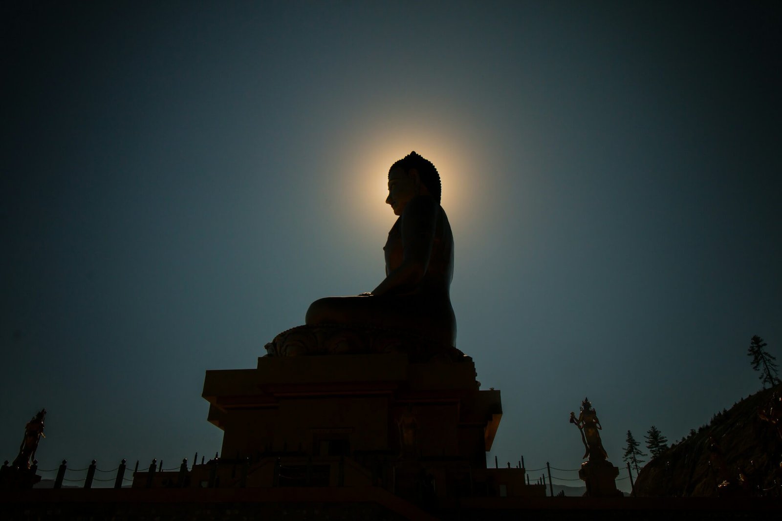 Aura Color Yellow Meaning: What It Tells About You. yellowaurameaning.com